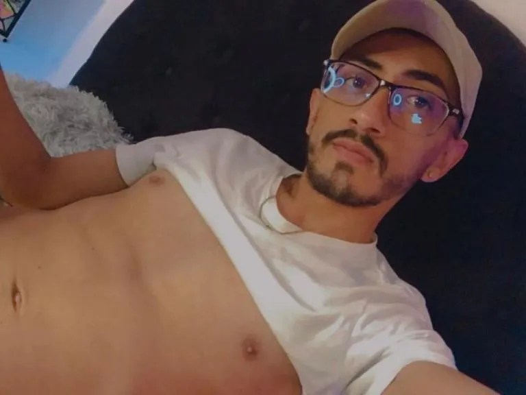 Imagen de perfil de modelo de cámara web de AARONH18