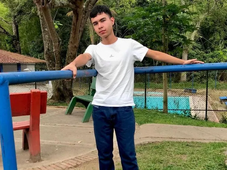 DamianFire profilbild på webbkameramodell