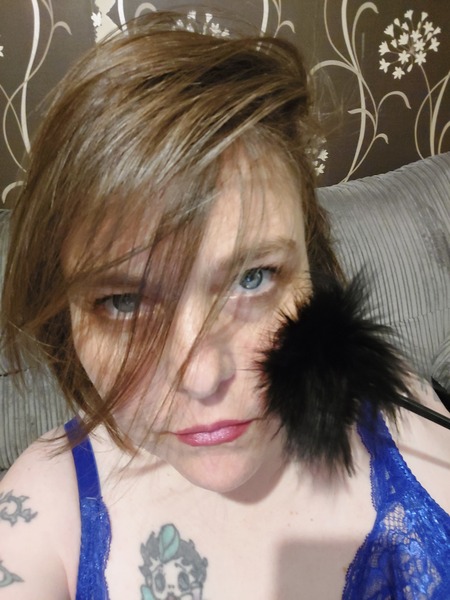 Intérprete HouseWifeCourtneyElectrix Foto 1