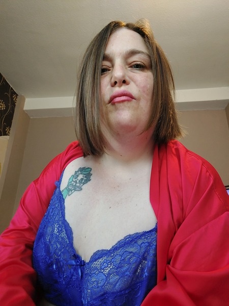 Utøver HouseWifeCourtneyElectrix Bilde 10