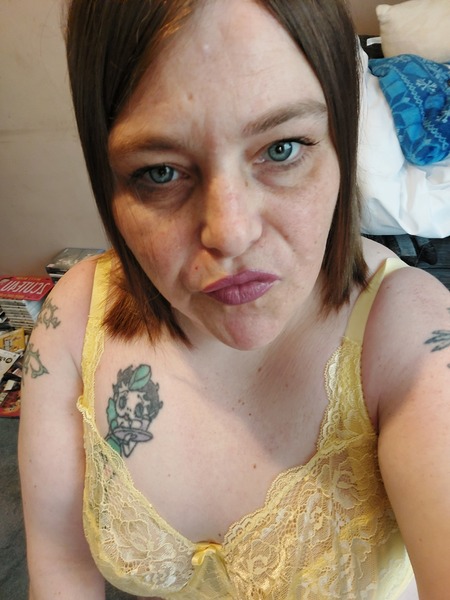 Utøver HouseWifeCourtneyElectrix Bilde 7