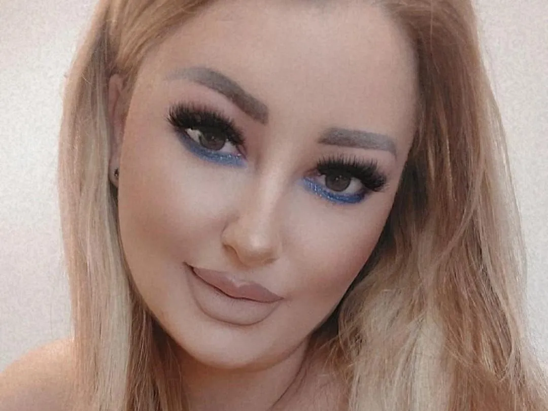 GloriaErynn profilbild på webbkameramodell