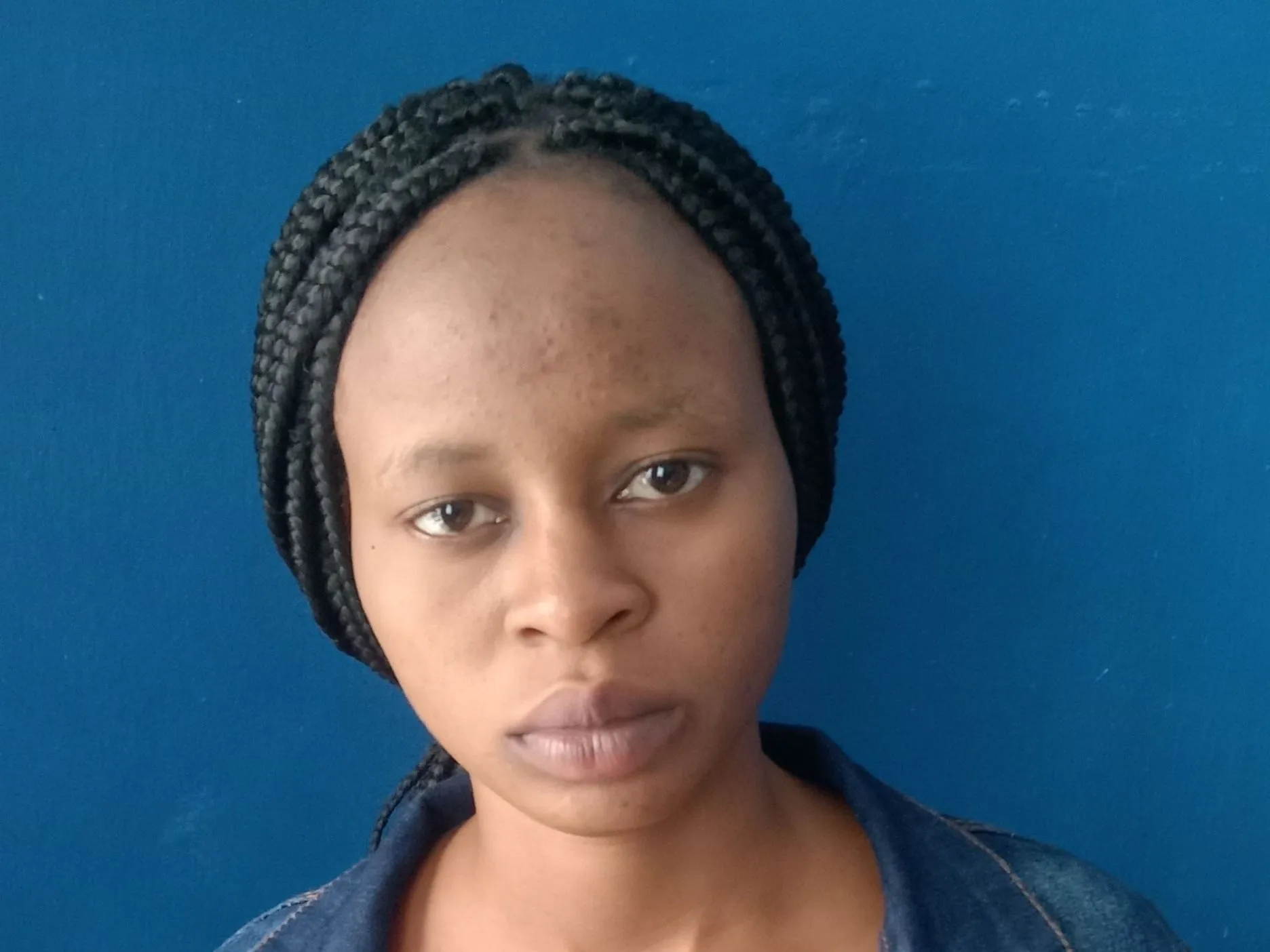 Imagen de perfil de modelo de cámara web de Apple98