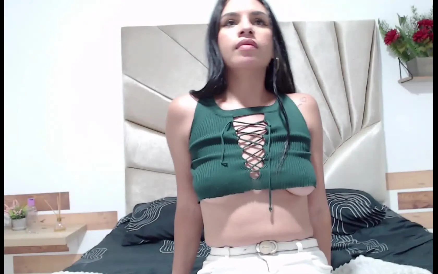 Performer IreneLine Video 1