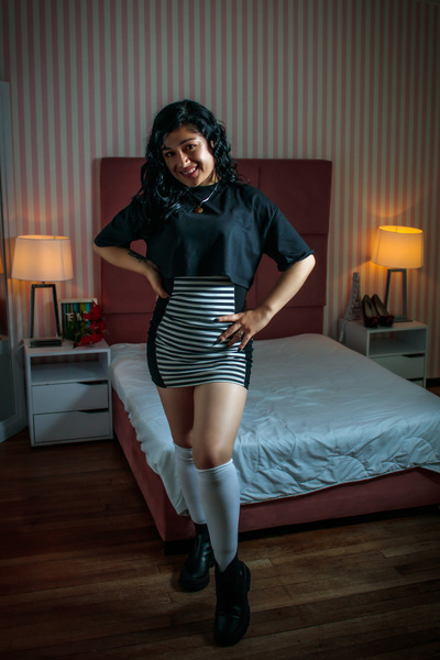 Performer Dakotathoompson Photo 8