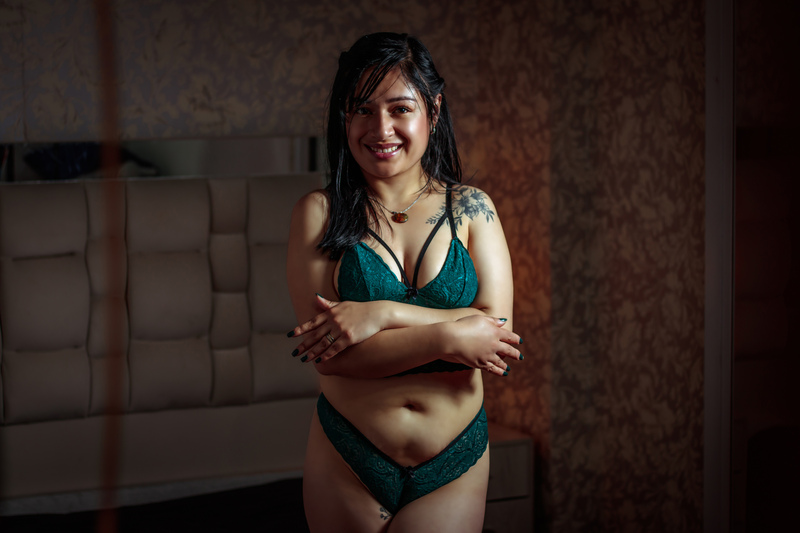 Performer Dakotathoompson Photo 12