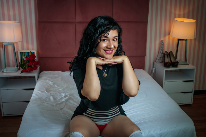 Performer Dakotathoompson Photo 9