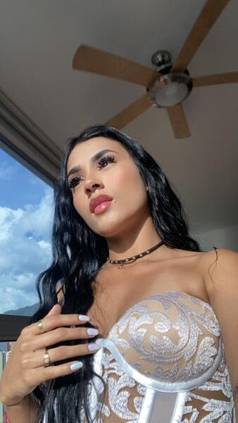 Performer AlyahLegarda Photo 4