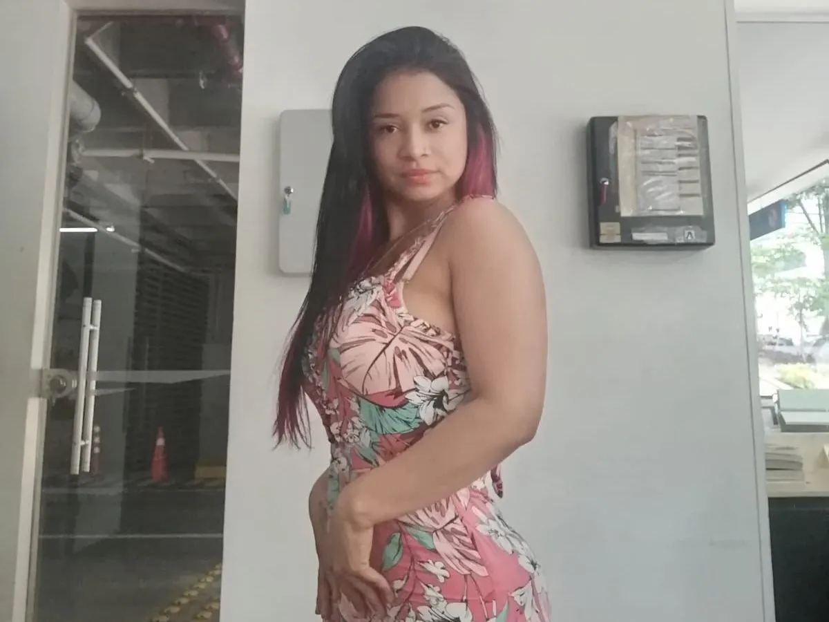 Profilbilde av LeylaSantos webkamera modell