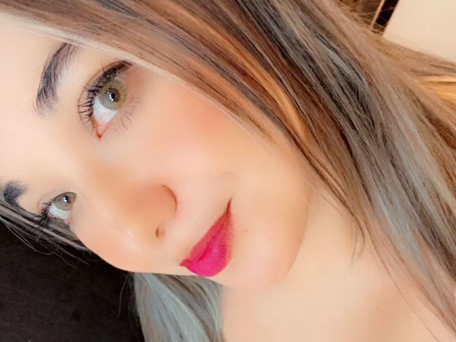 AlyaTaylor profilbild på webbkameramodell