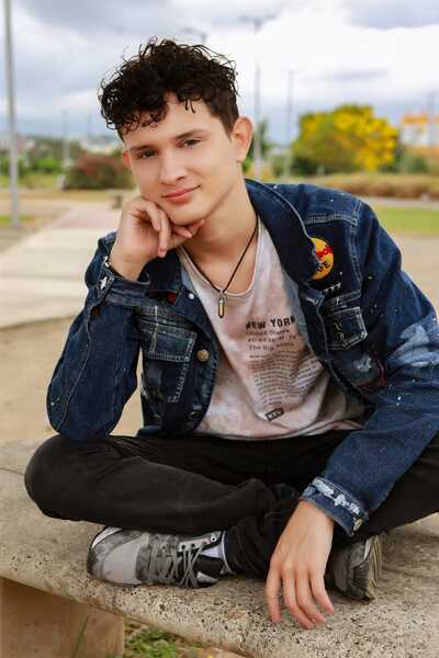 Performer DarekN Photo 3