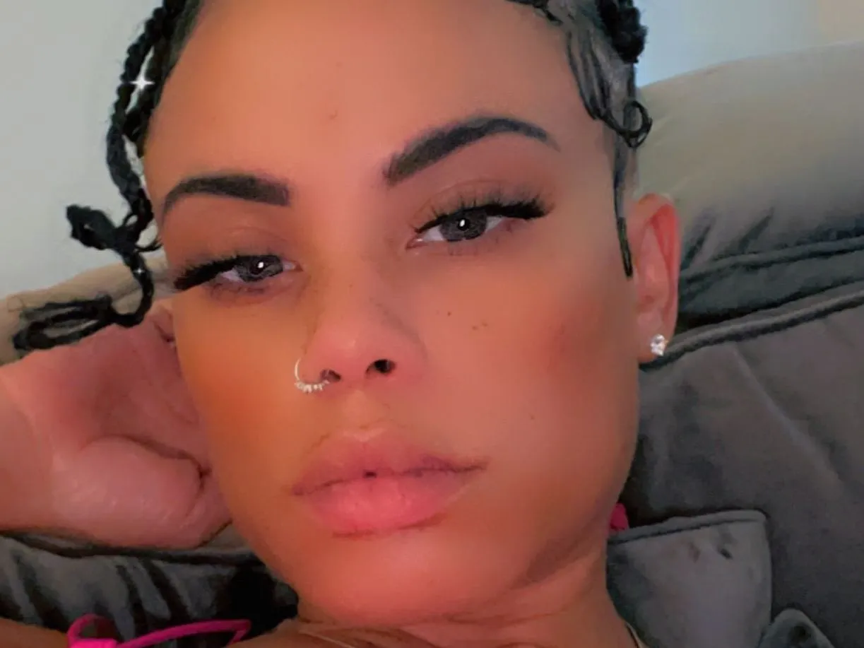 Foto de perfil de modelo de webcam de UniqueVachon