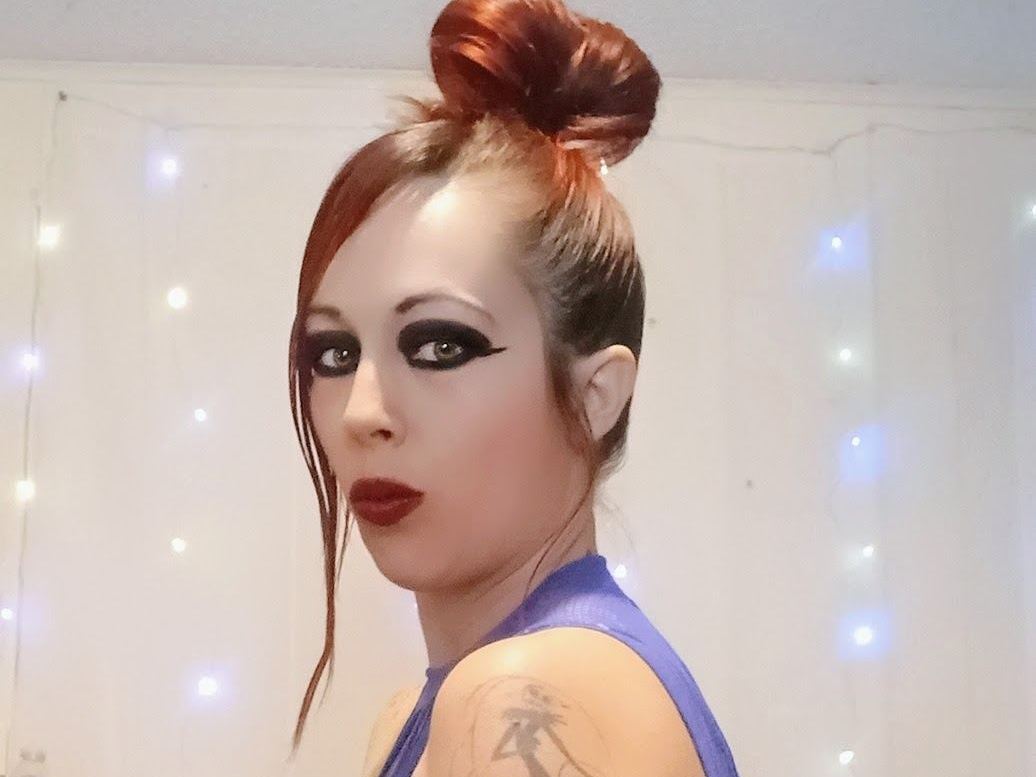 Imagen de perfil de modelo de cámara web de LilRed2022