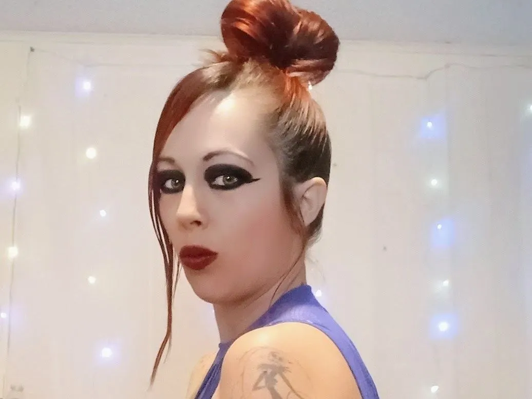 LilRed2022 profilbild på webbkameramodell