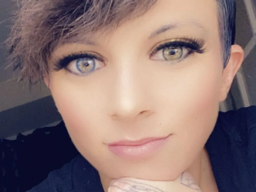 TheGypsyKween profilbild på webbkameramodell