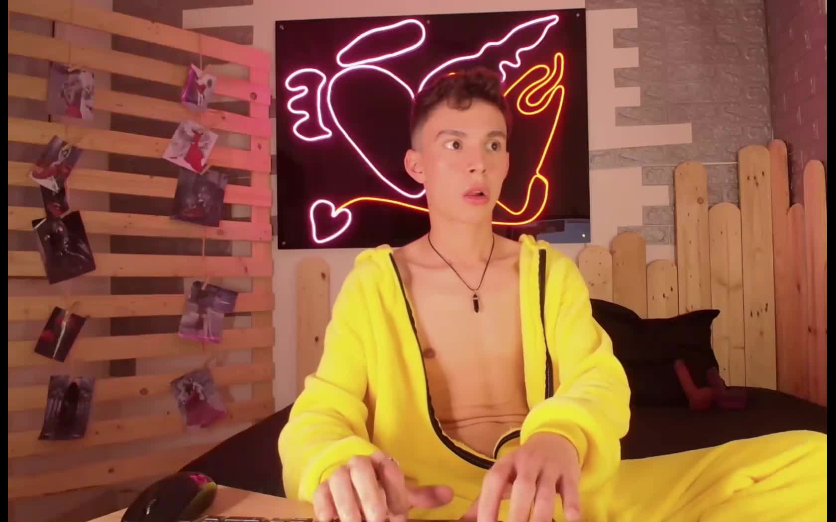 Artista AsherYoz Video 1