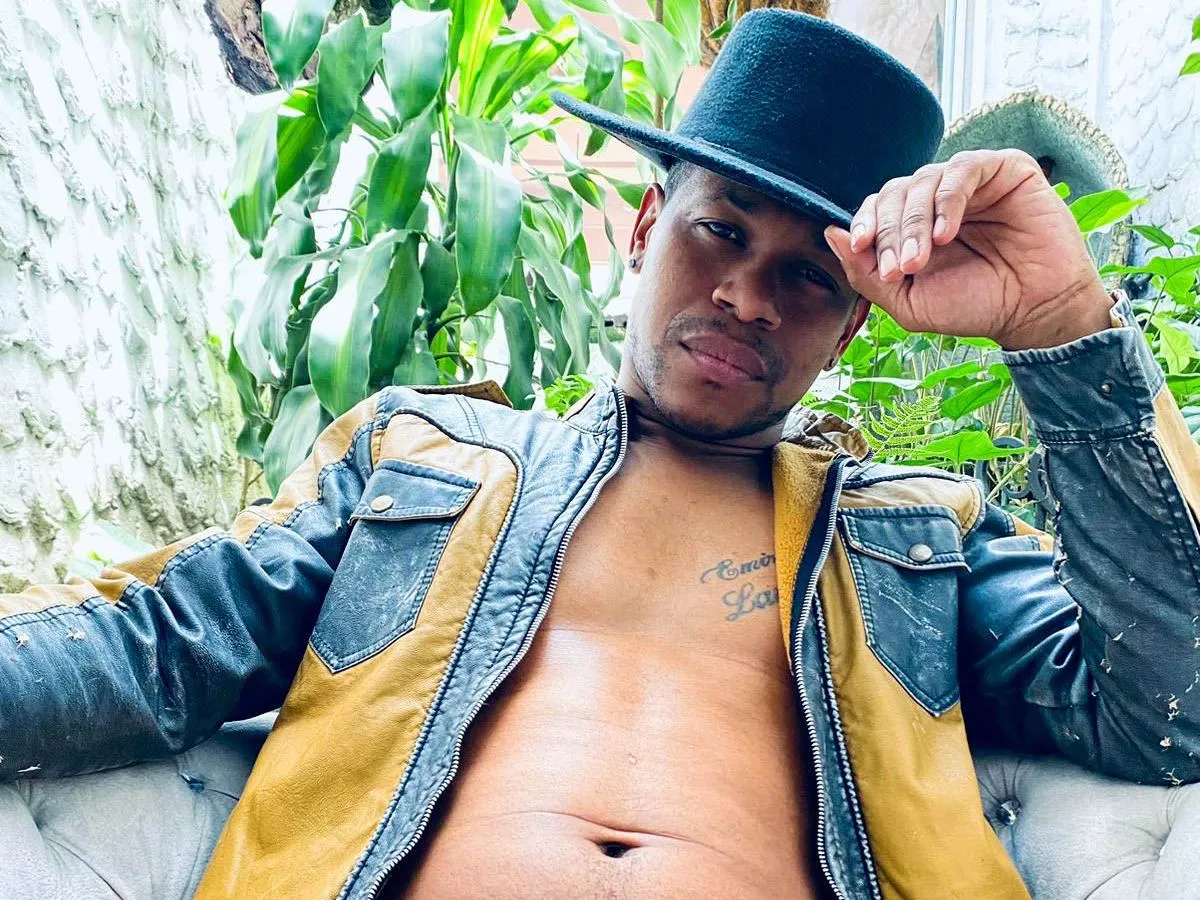 Foto de perfil de modelo de webcam de LEOMAGNON