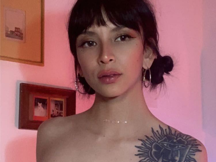 TiinaLovely profielfoto van cam model