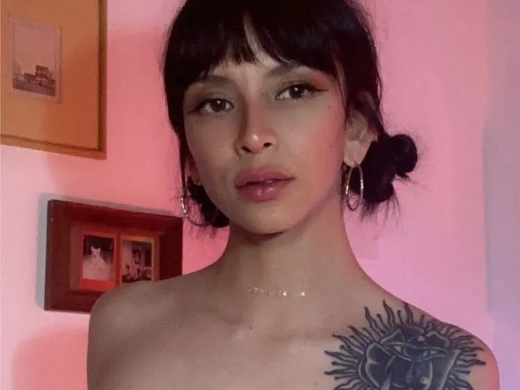 TiinaLovely profilbild på webbkameramodell