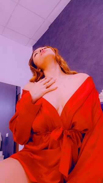 Performer SoniaLeigh Photo 3