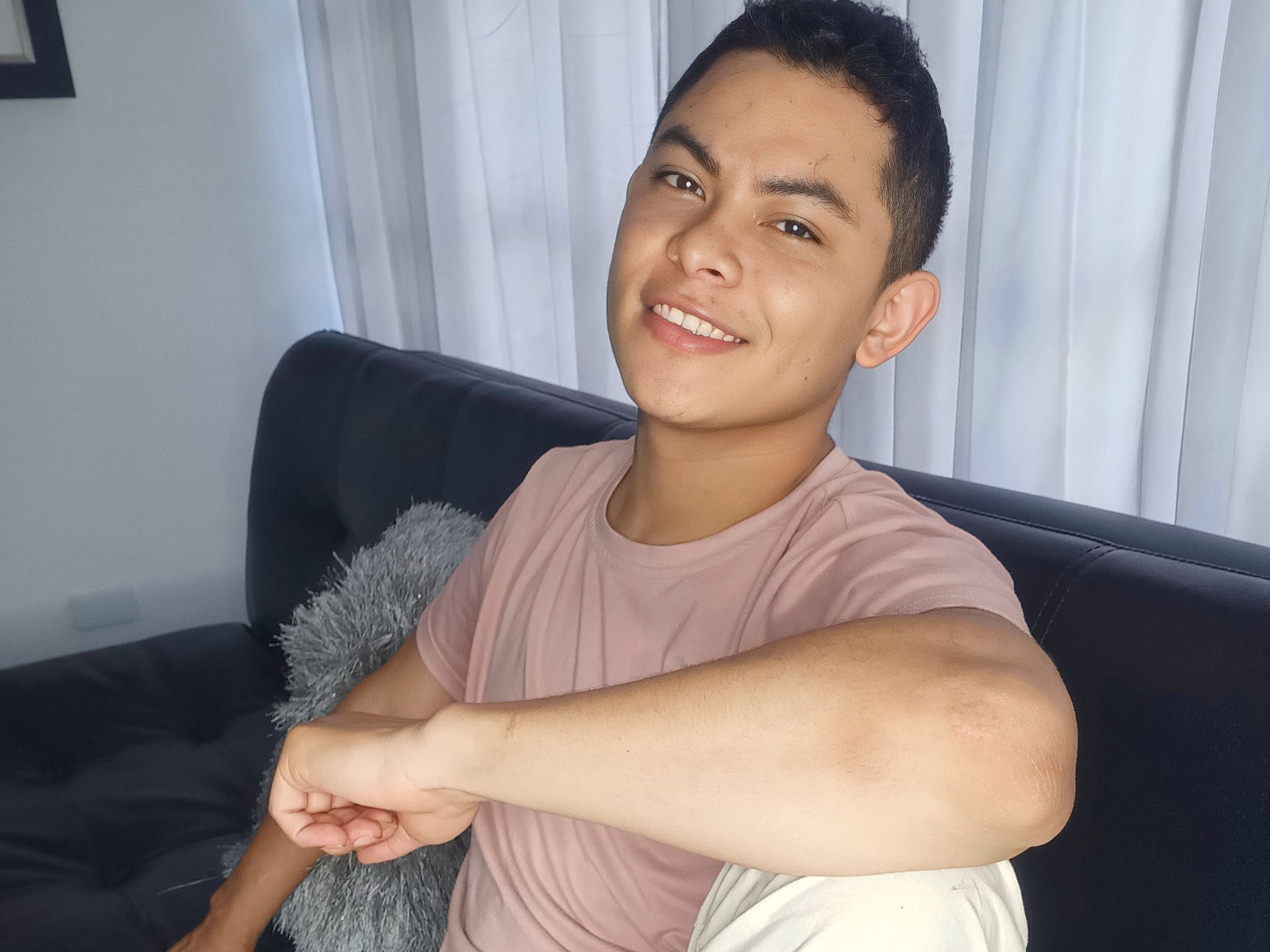 AndrewHolmes profilbild på webbkameramodell