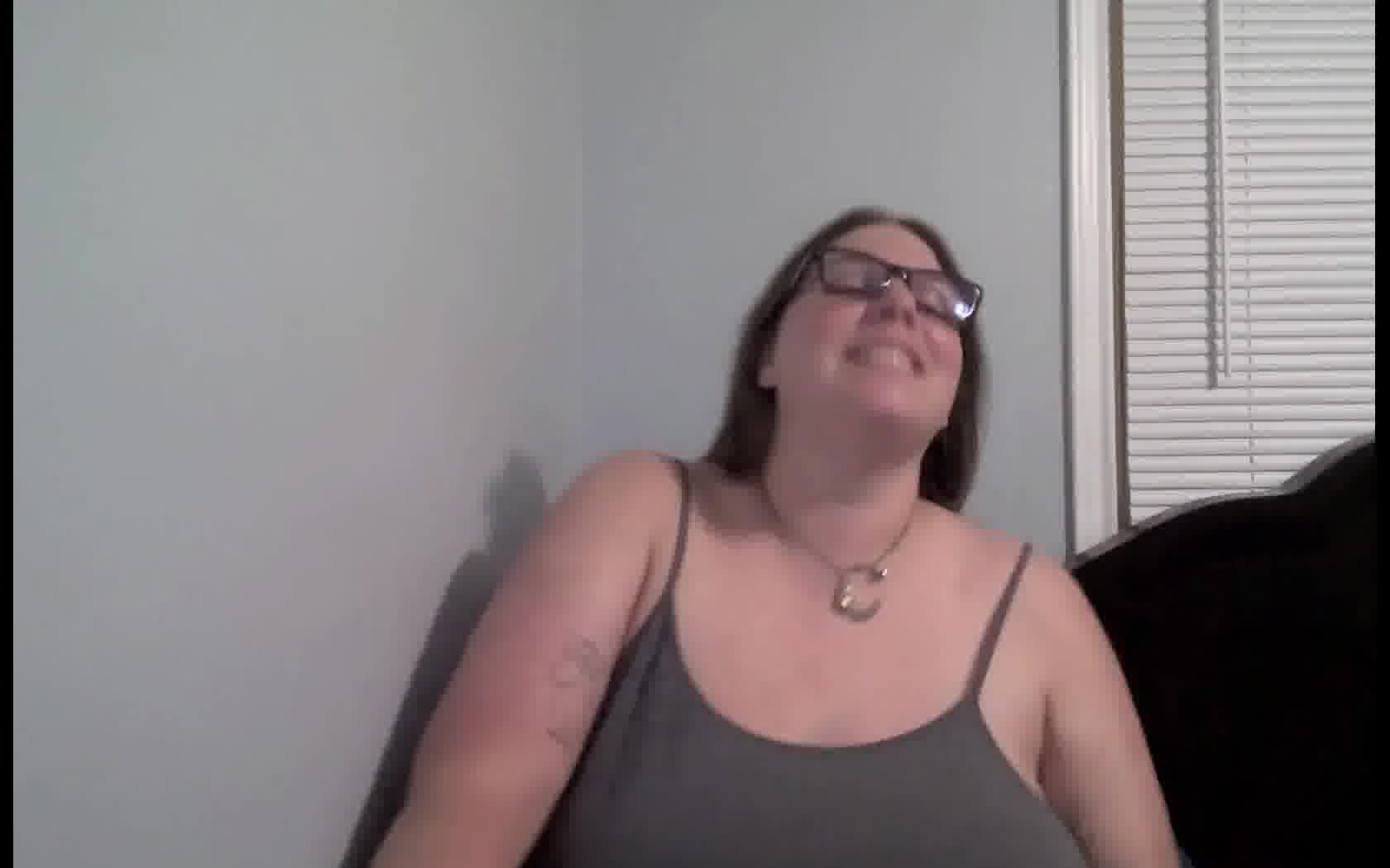 Interprète MadHattress Vidéo 1