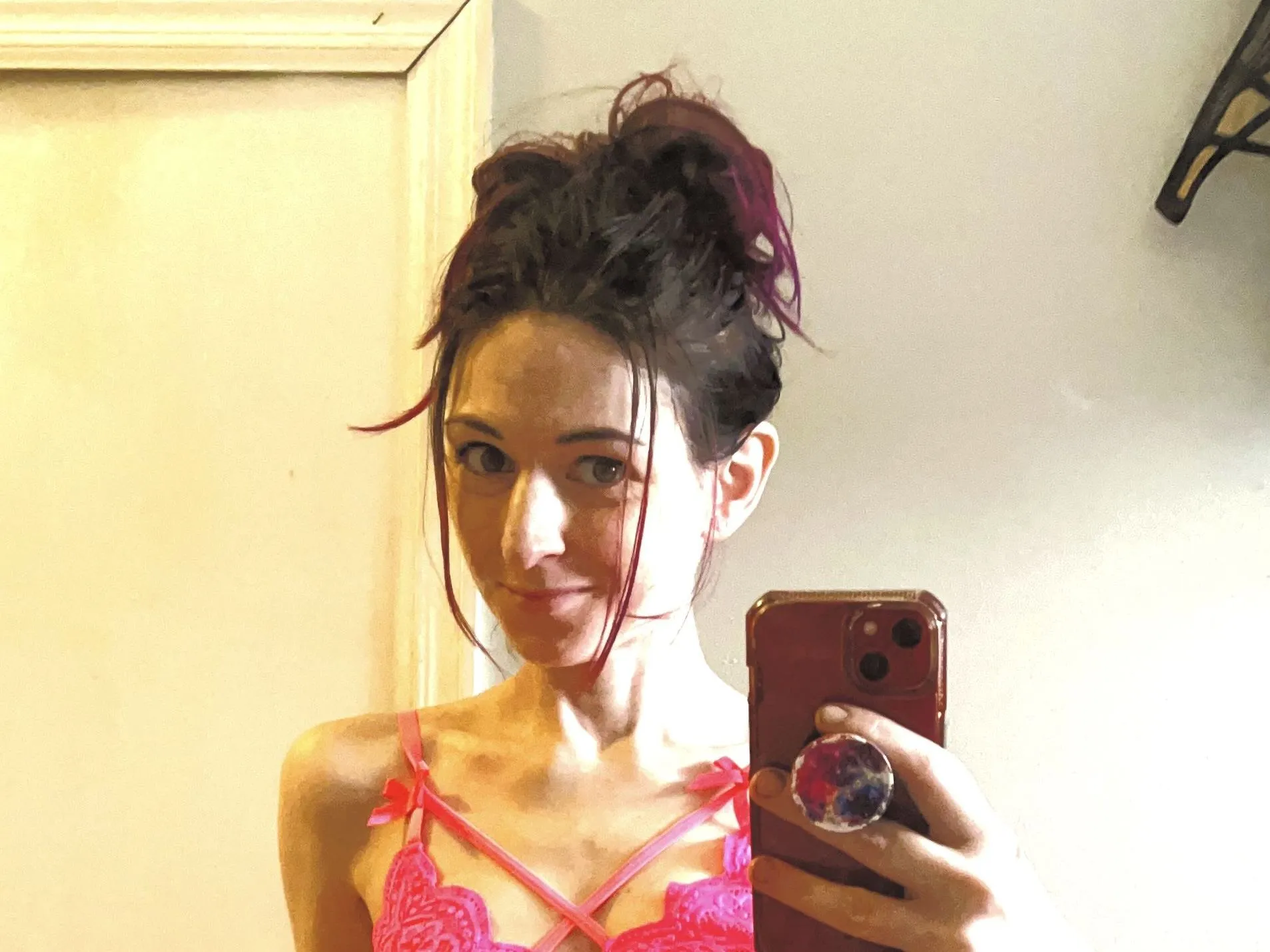 Image de profil du modèle de webcam MumblesDoll