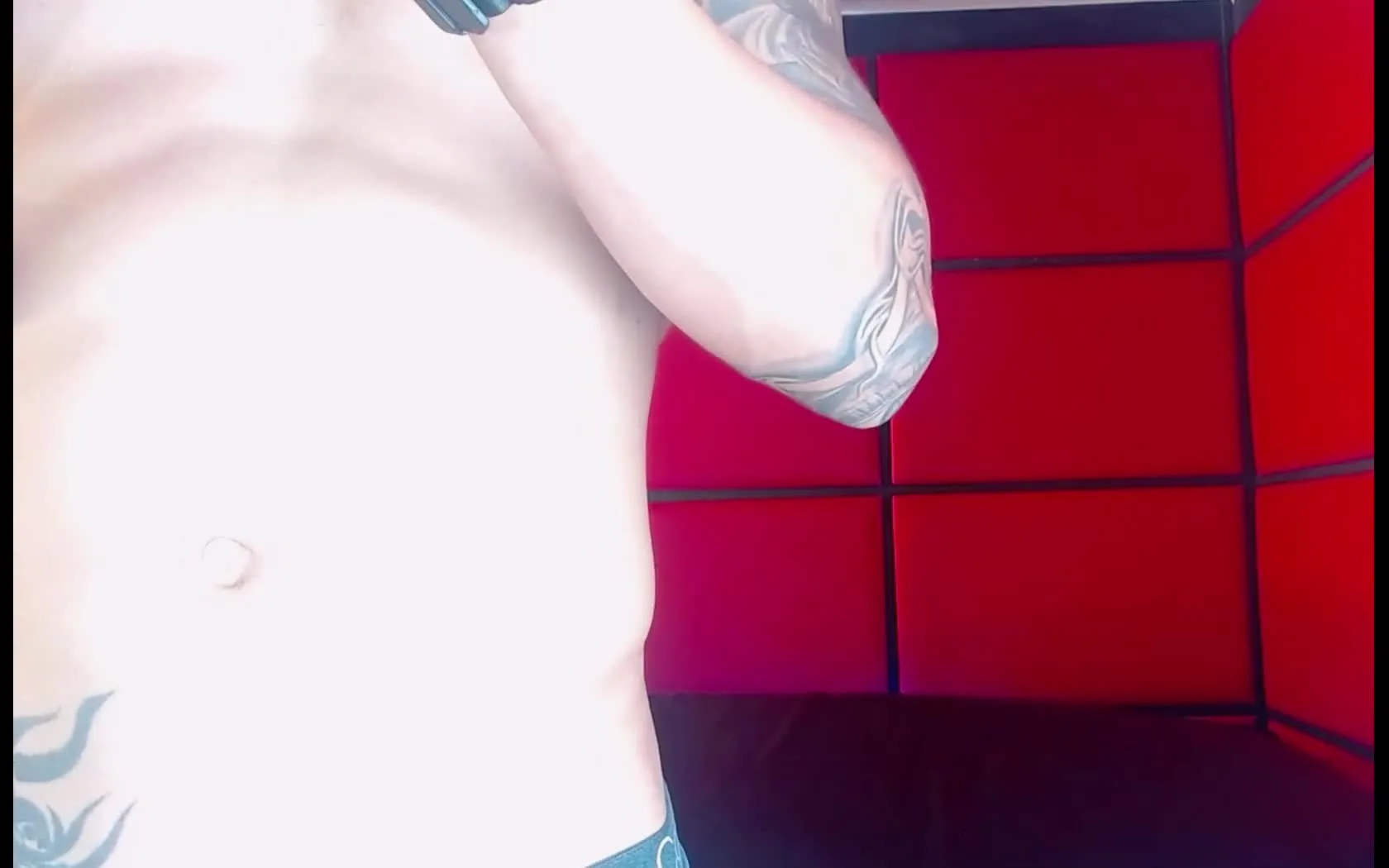 Performer Oliver100 Video 1