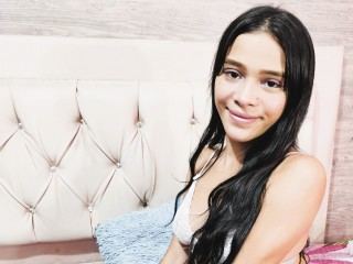 girlcamamiza cam model profile picture