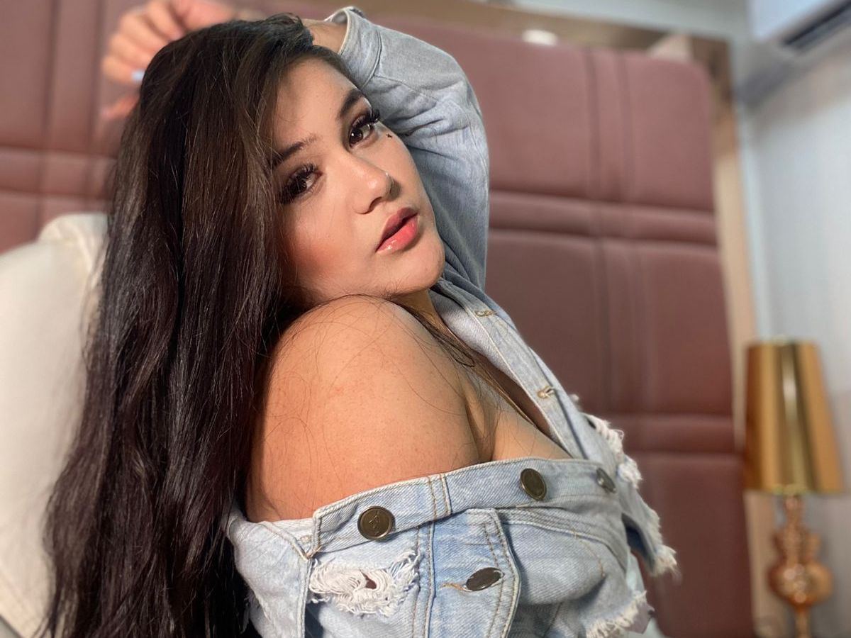 Imagen de perfil de modelo de cámara web de IsabelaaSaenz