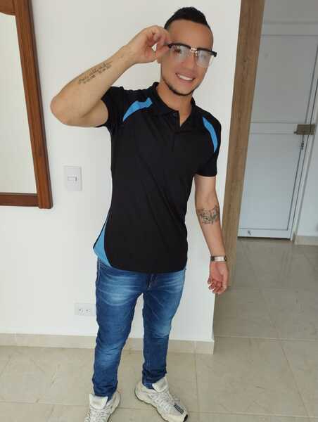 Performer ThaylerVega Photo 4