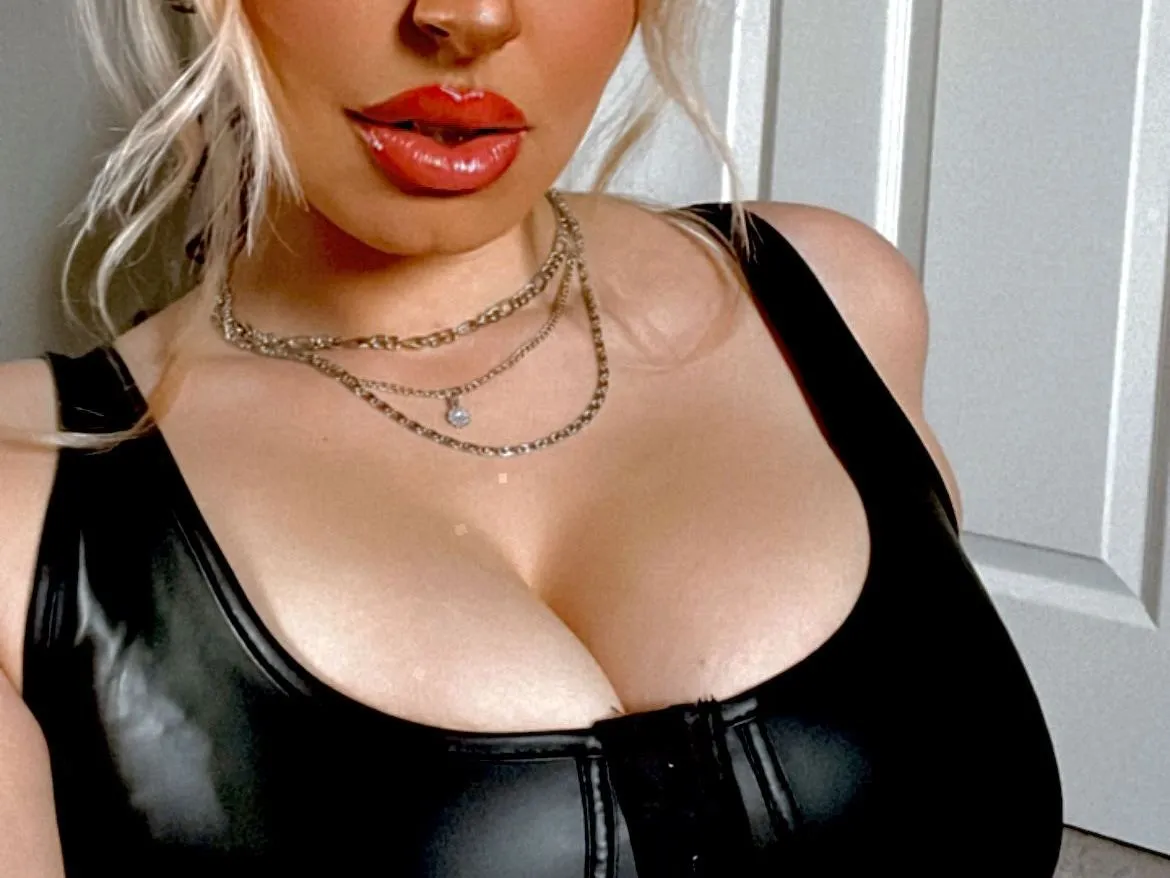 Image de profil du modèle de webcam NiniFoxxx