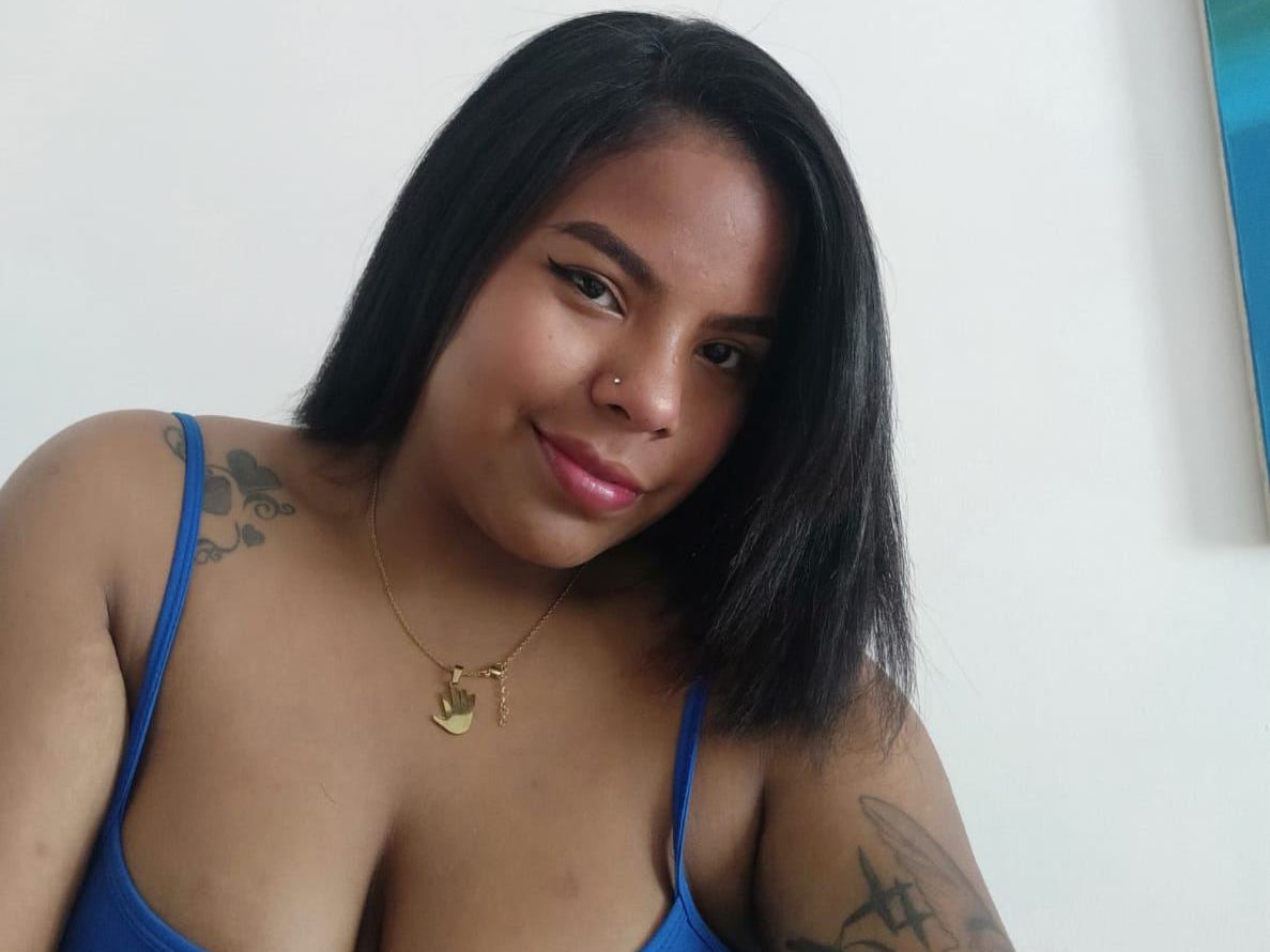 rouuse profielfoto van cam model