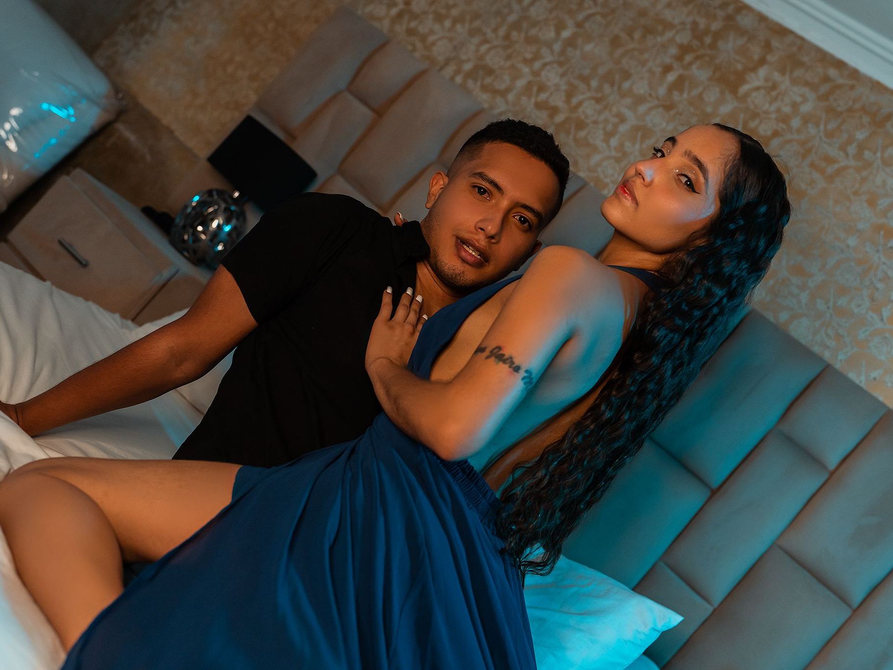 Foto de perfil de modelo de webcam de CassieAndNoah