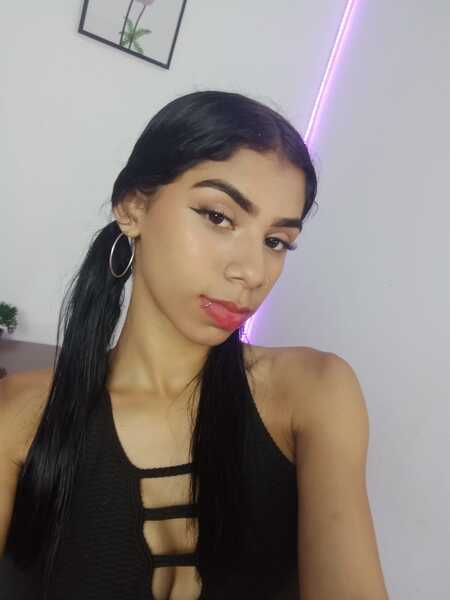 Interprete AdaXHott Foto 2