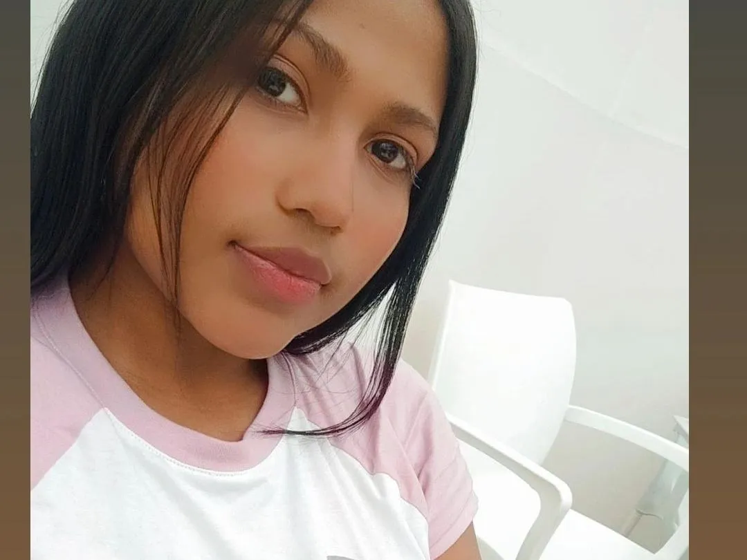 yelissteen profielfoto van cam model