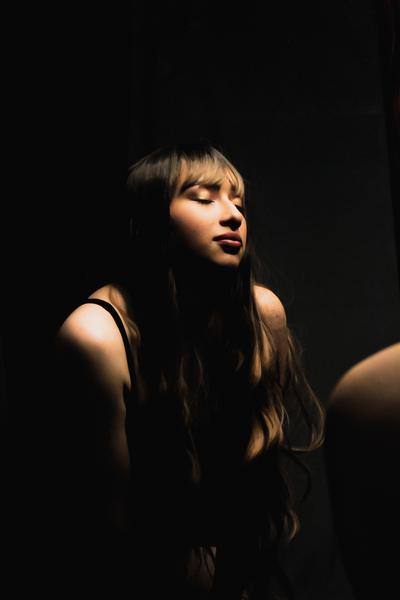 Performer IsabellaHilton Photo 8