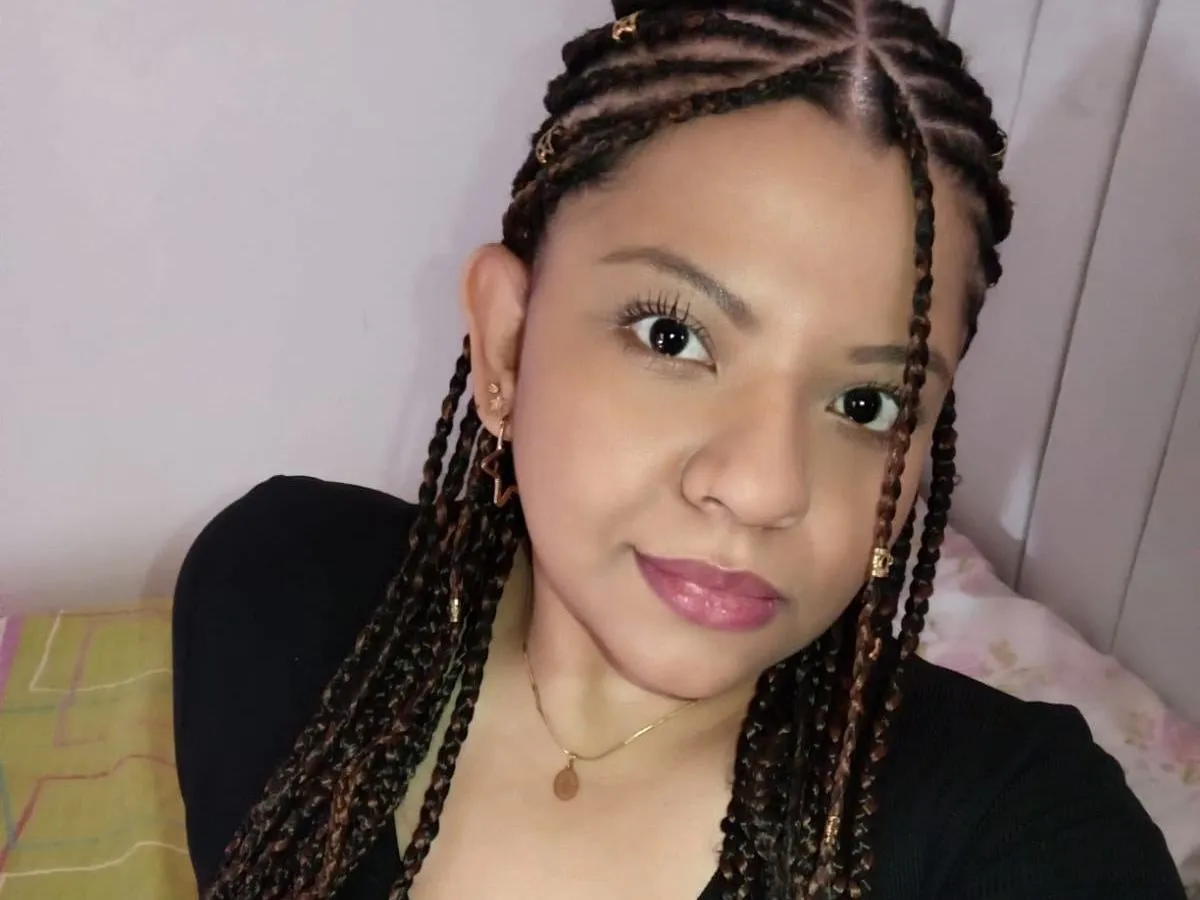 BiviSaenz profielfoto van cam model