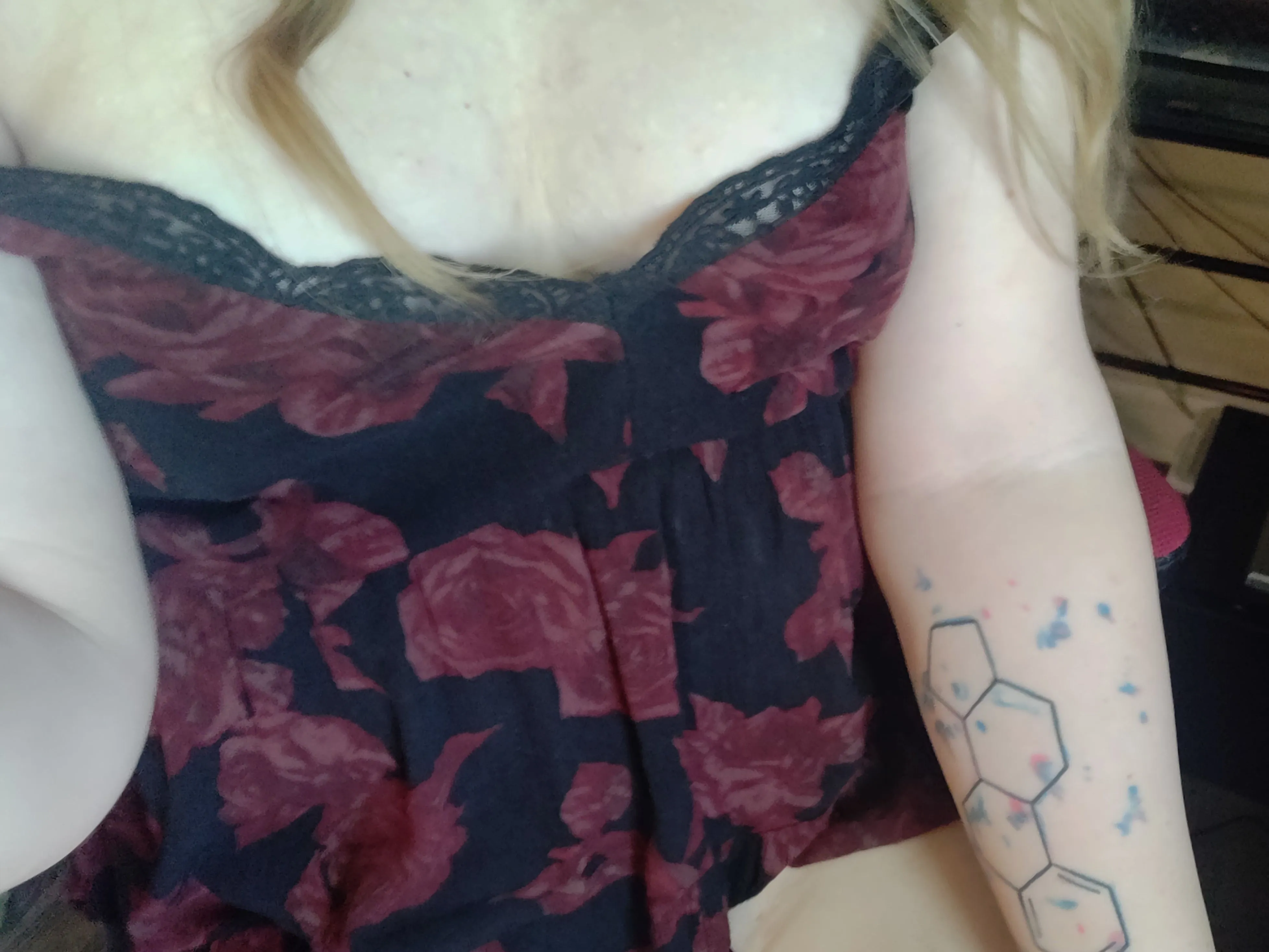 Imagen de perfil de modelo de cámara web de RoseEvergarden