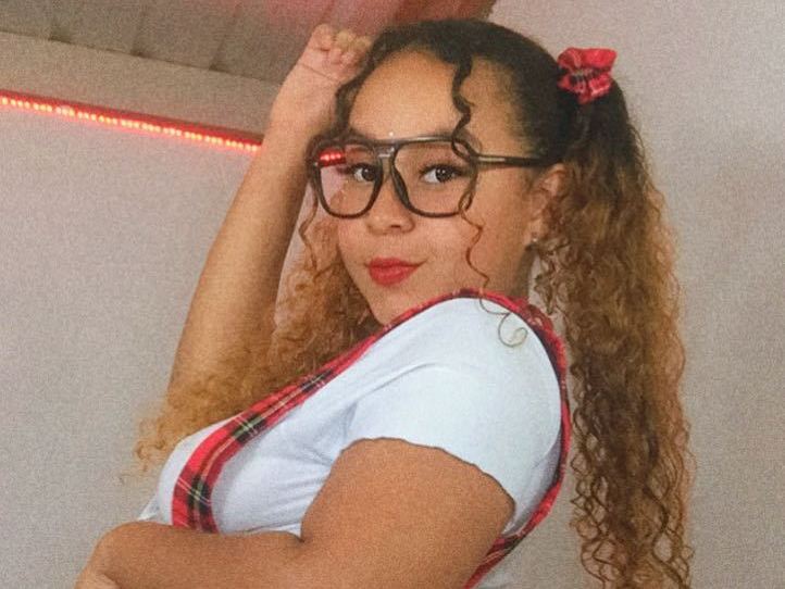 Image de profil du modèle de webcam Saraah777