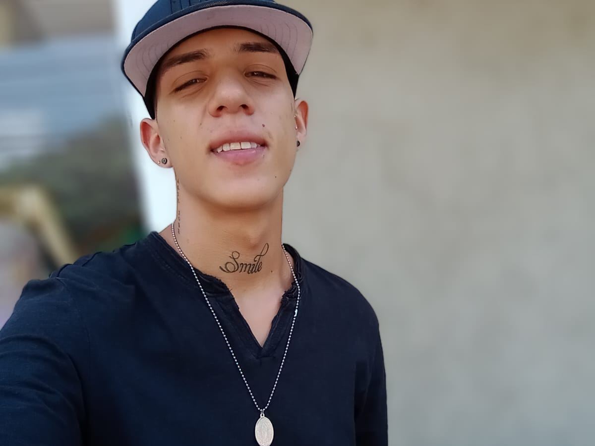 Imagen de perfil de modelo de cámara web de MaikyRules