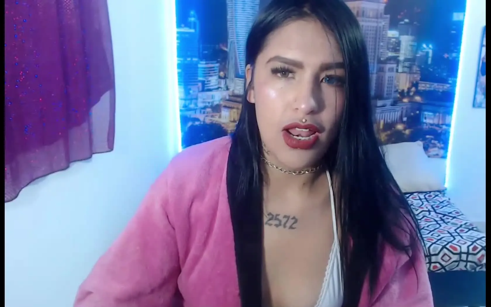 Intérprete VALENTHROATSPIT Video 1