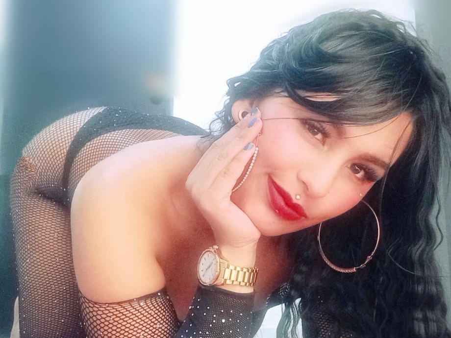 VALENTHROATSPIT profilbild på webbkameramodell