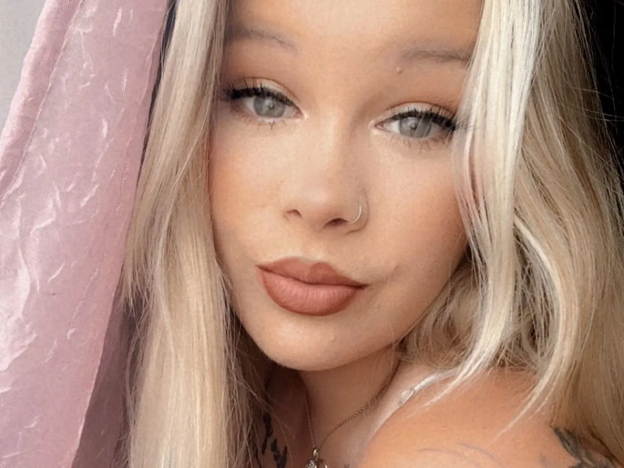 Rubyrosegoddess profilbild på webbkameramodell
