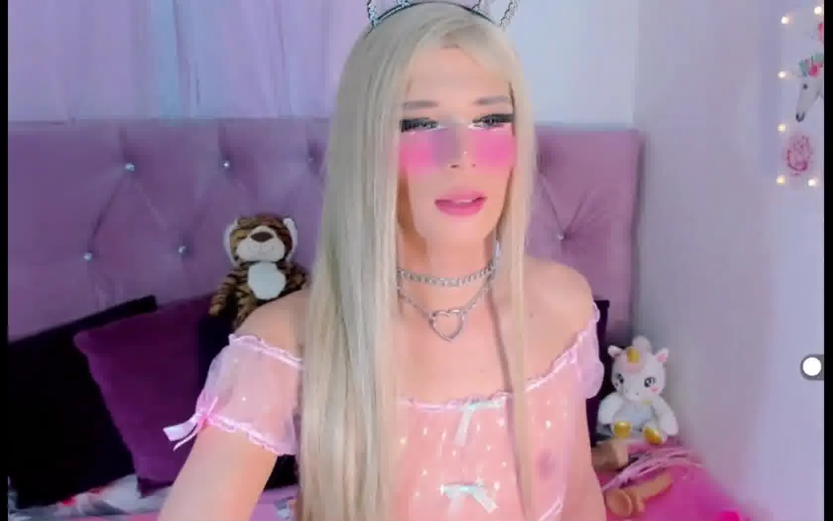 Artista Hollybunnyy Video 1