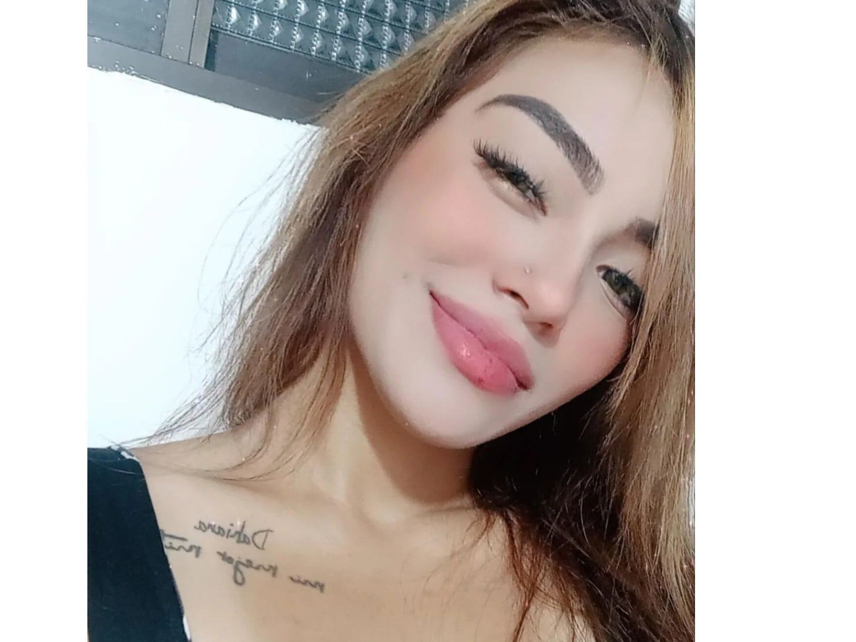 luciamadriid profilbild på webbkameramodell