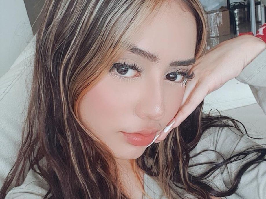 BrianaPetit profilbild på webbkameramodell