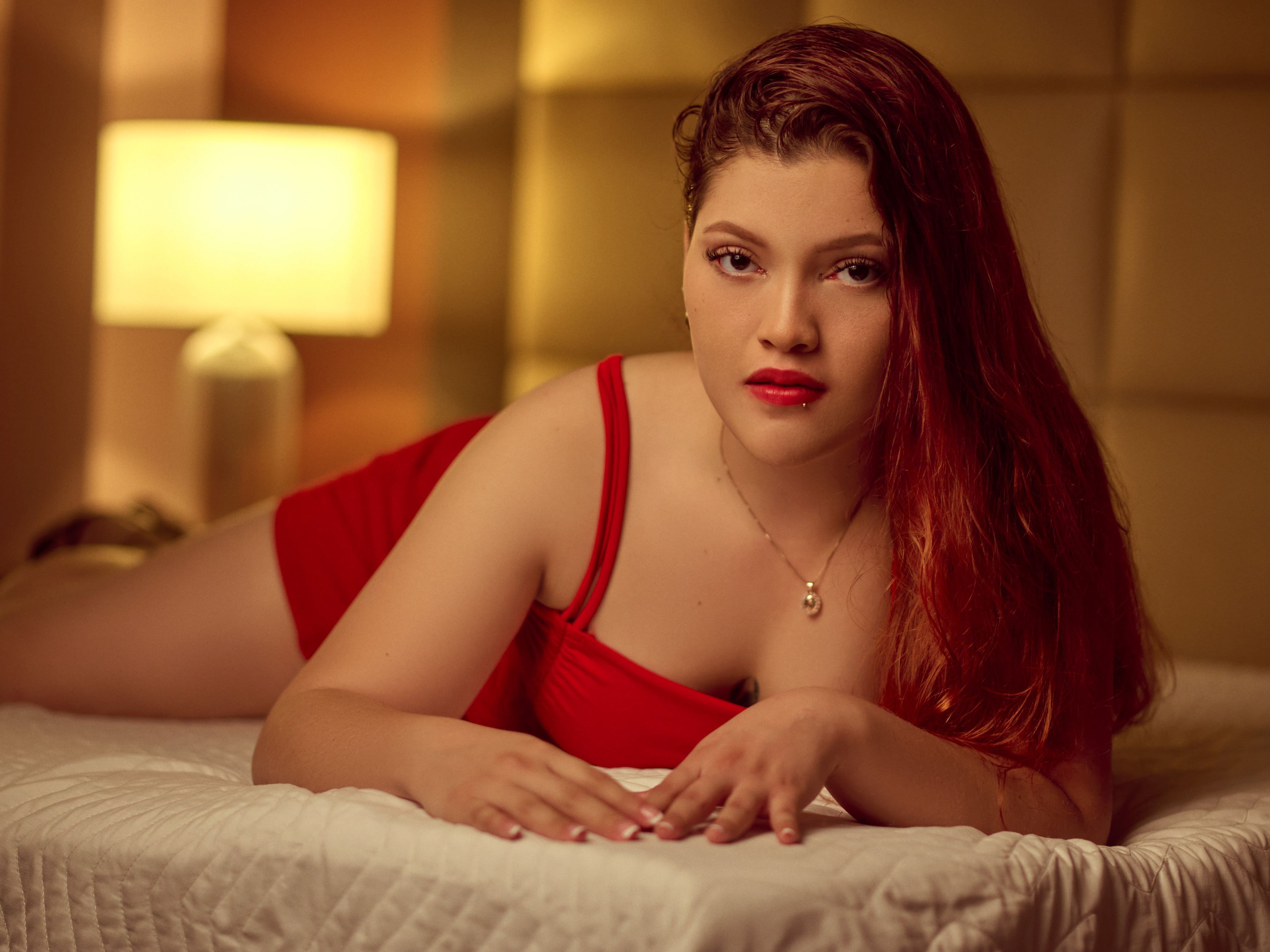 AprilHolland cam model profile picture 