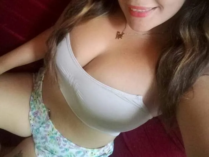 AislinnJohnson cam model profile picture