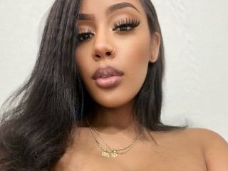 Imagen de perfil de modelo de cámara web de QueenMilan22u